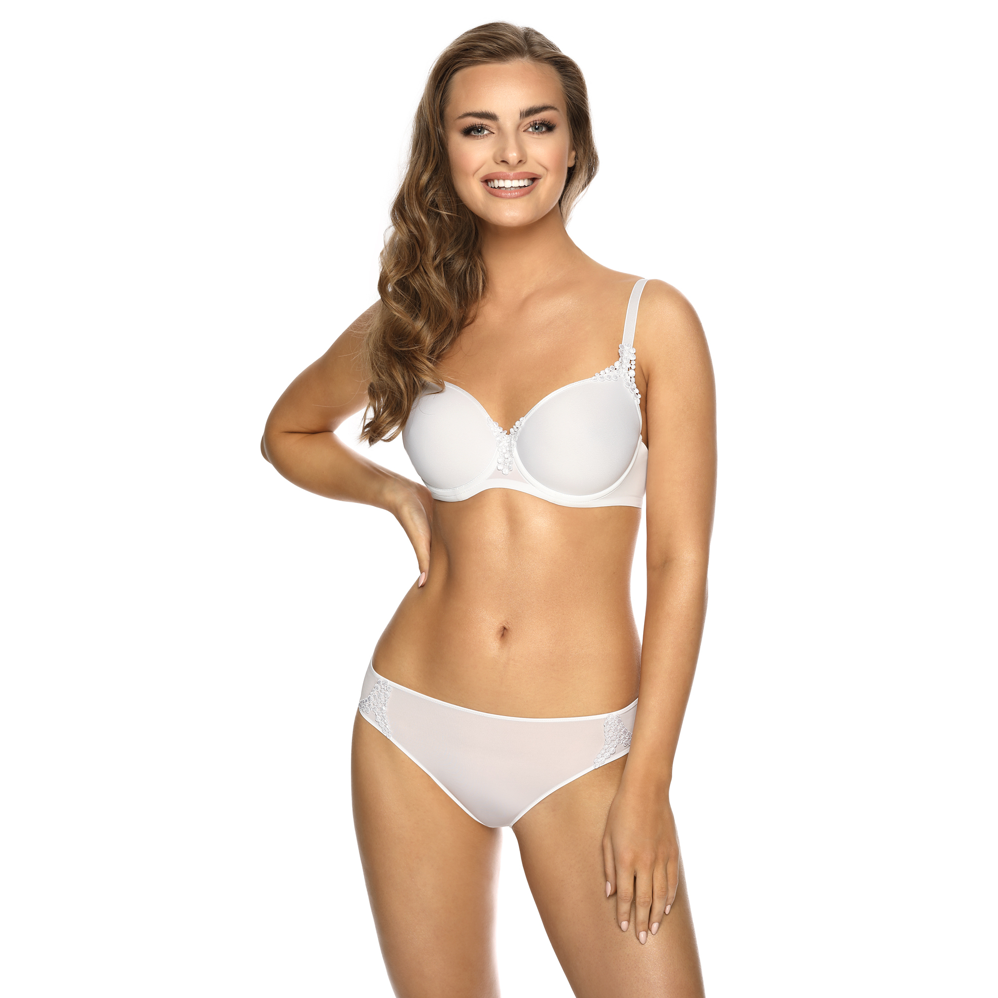 VIANIA Carola – Schalen-BH mit gemoldeten Cups und Slip in Farbe Weiß.